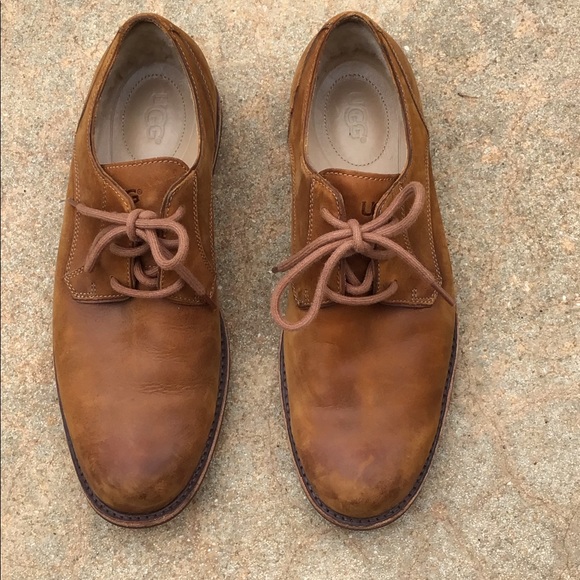 UGG men’s Oxford 9.5. Brown nubuck leather. NWOT - Picture 2 of 13